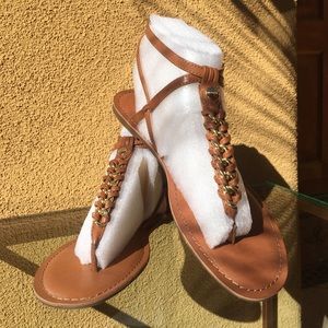 Brown leather sandal with gold chain strap